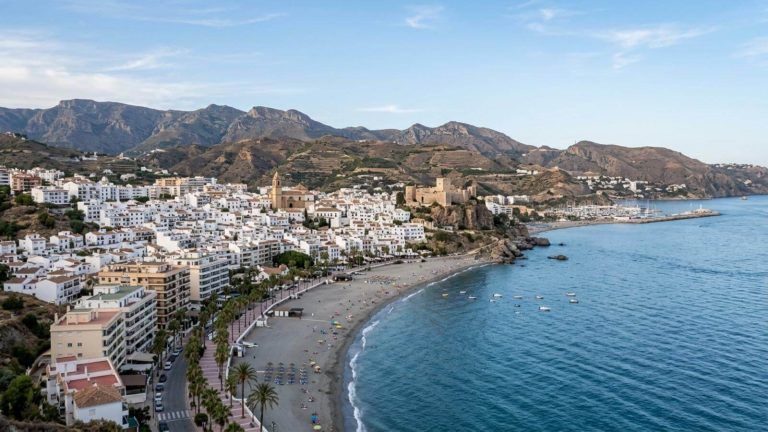 Almuñécar: hotel 4* con spa en régimen de pensión completa por 53€