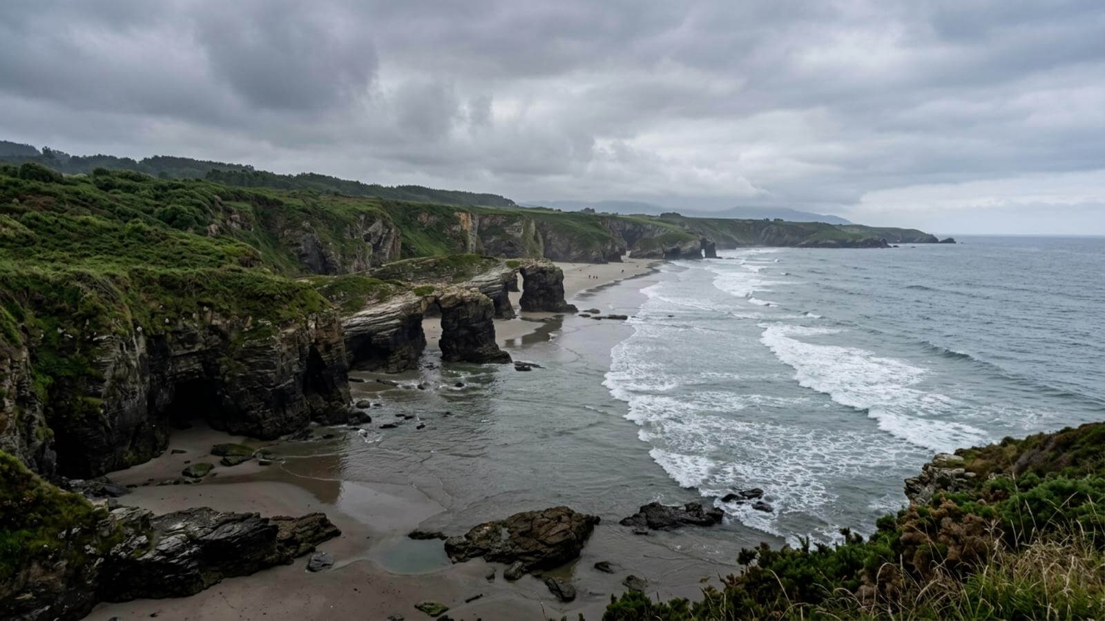 Mejor época para viajar a la Playa de las Catedrales