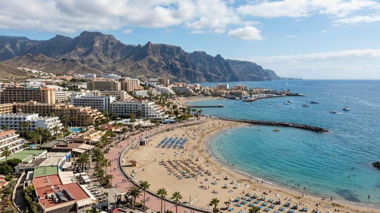 Puente de mayo en Playa de las Américas (Tenerife): resort 5* con desayuno por 89€