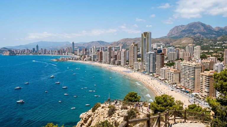 Chollo de última hora en Benidorm: hotel 4* por 21€