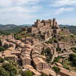 Parador en un castillo gótico construido entre los siglos XI y XV por 49€