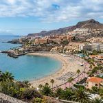 Costa Adeje (Tenerife): 7 noches en un aparthotel con desayuno por 182€