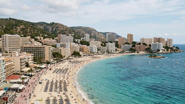 Maravilloso aparthotel solo para adultos en Magaluf (Mallorca) por 44€