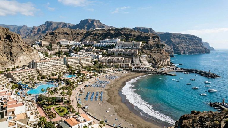 Hotel 4* directamente en una playa de arena privada con todo incluido por 100€