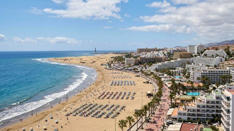 Playa del Inglés: 7 noches en un aparthotel con vistas increíbles y desayunos por 206€