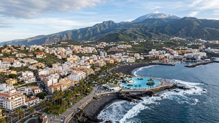 Verano en Puerto de la Cruz: 7 noches en un hotel con desayunos por 303€