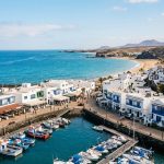 Finde en Lanzarote: aparthotel en una colina con magníficas vistas al mar por 26€
