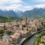 Parador con un llamativo claustro del siglo XVIII por 43€