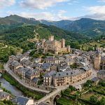 Parador emplazado en un castillo del siglo XV en la comarca de El Bierzo por 34€