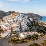 Hotel a un paso de la playa con piscina infantil y barco pirata con pensión completa a partir de 73€