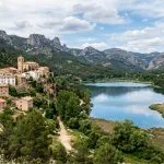 Parador con techos abuhardillados y vigas de madera del siglo XIV desde 46€ p.p./noche