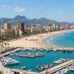 Vacaciones en Gandía: 7 noches en un hotel con pensión completa desde 430€