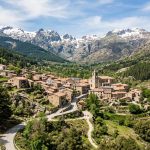 Parador inaugurado por Alfonso XIII entre aguas cristalinas, agrestes rocas y verdes pinares desde 37€ p.p./noche