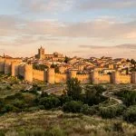Parador que ocupa un palacio del siglo XVI situado en la capital más alta de España a partir de 43€