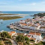 Finde en el Algarve: aparthotel con piscinas, pistas de tenis y restaurante desde 28€ p.p./noche