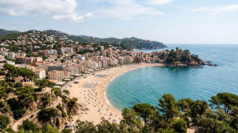 Vacaciones en la Costa Brava: 7 noches en un hotel con todas las comidas incluidas a partir de 440€/persona