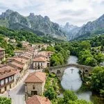 Fin de semana en Cangas de Onís: encantador hotel con piscina termal desde 35€ p.p./noche