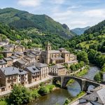 Parador que conserva los restos arqueológicos de su construcción en el siglo XI por 38€
