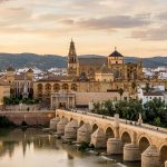 Córdoba: hotel 4* frente a la Mezquita-Catedral por 25€