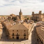 Parador rodeado de jardines en plena llanura manchega por 34€