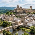 Parador ubicado en un antiguo monasterio benedictino del siglo XVII por 46€