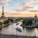 Vuelos de ida y vuelta a París + 2 noches por 120€