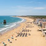 Vacaciones en Matalascañas: 7 noches en un emblemático hotel 4* con pensión completa desde 677€ p.p.