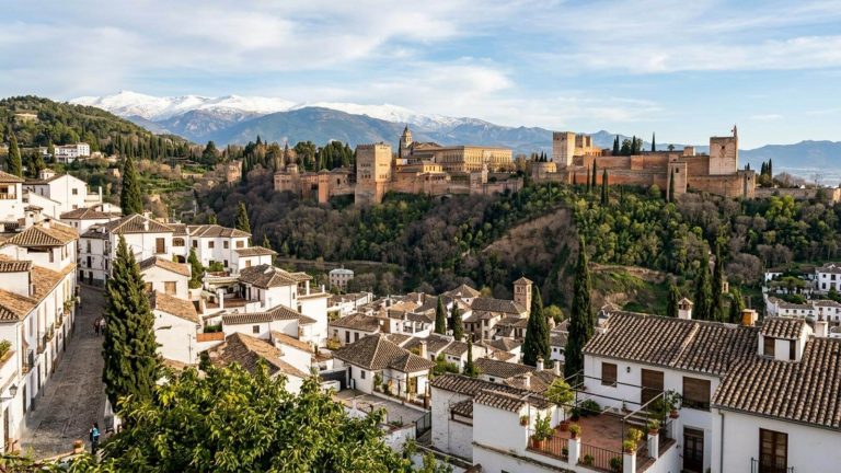 Escapada de lujo a Granada: hotel Barceló 5* con vistas a Sierra Nevada y la Alhambra desde 43€ p.p./noche