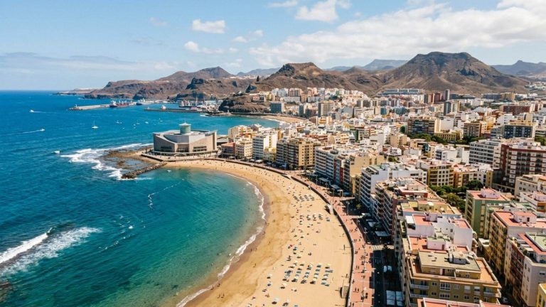 Exclusivo hotel 5* solo adultos en Las Palmas desde 63€ p.p./noche