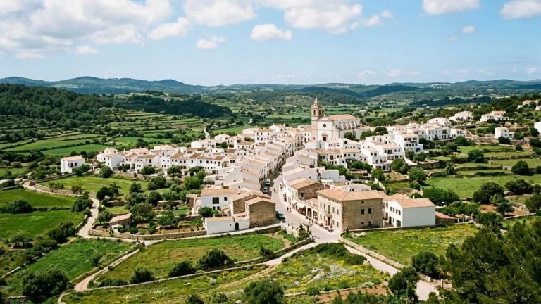 Resort en Menorca con acceso directo a la playa y todas las comidas incluidas desde 163€ p.p./noche