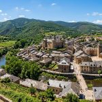 Parador emplazado en un castillo del siglo XV en la comarca de El Bierzo desde 46€ p.p./noche