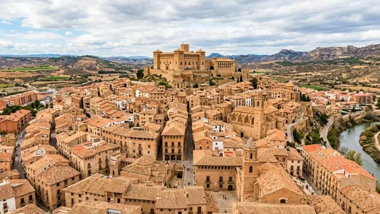 Parador ubicado en un imponente castillo-convento de los siglos XII-XIII desde 47€ p.p./noche