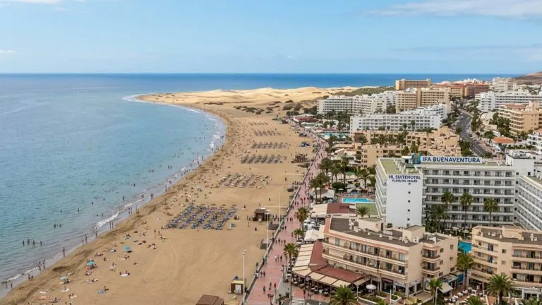 Escapada solo para adultos en Playa del Inglés: hotelazo con música en vivo desde 41€ p.p./noche