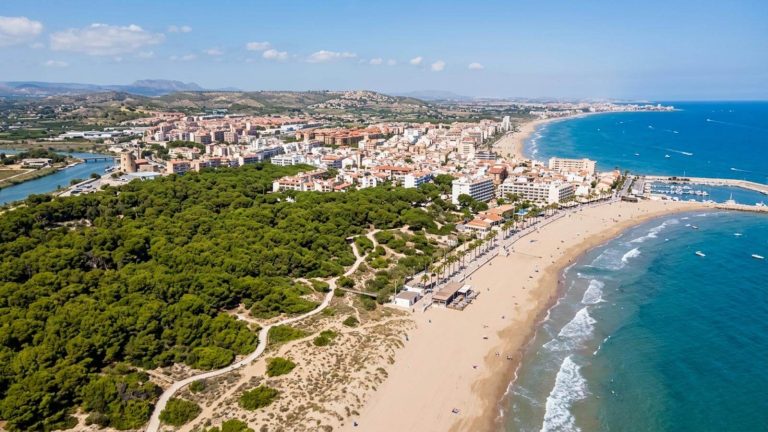 Vacaciones en Guardamar del Segura: 7 noches con pensión completa desde 623€ p.p.