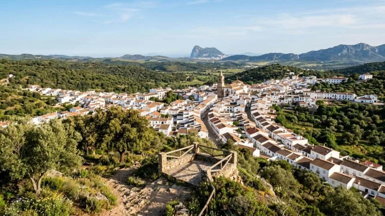 Vacaciones de última hora en el Campo de Gibraltar: hotel 4* desde 31€ p.p./noche