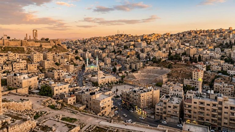 Jordania: vuelos directos + 7 noches en un hotel 4* desde 293€ p.p.