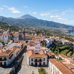 Parador que ocupa una casona de montaña ubicado a más de 2.000 metros de altitud desde 56€ p.p./noche
