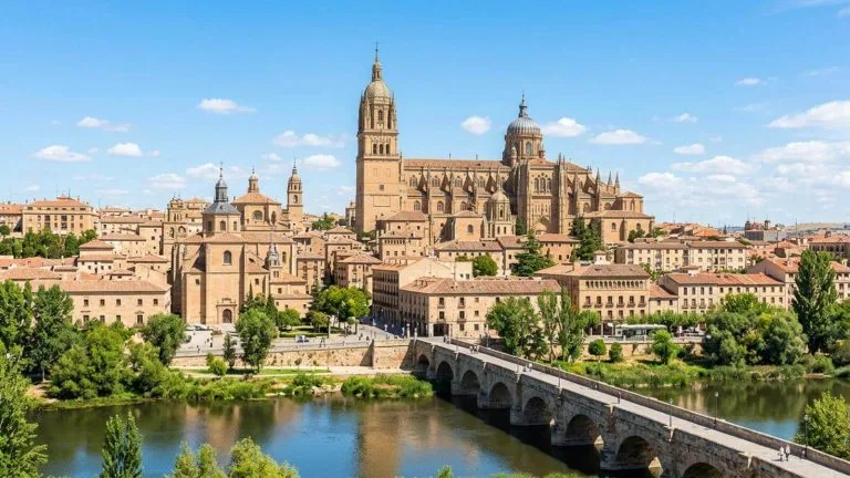 Lujoso hotel 5* de estilo rococó en el centro de Salamanca desde 46€ p.p./noche