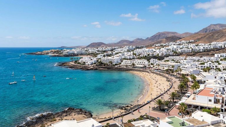 Vacaciones en Lanzarote: 7 noches en un aparthotel con todo incluido desde 432€ p.p.