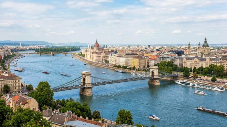 Budapest: 4 noches en un fabuloso aparthotel 4* con vuelos incluidos desde 185€ p.p.