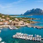 Vuelos a Cerdeña + 7 noches en un aparthotel cerca de la playa desde 433€ p.p.