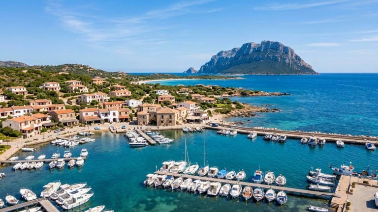 Vuelos a Cerdeña + 7 noches en un aparthotel cerca de la playa desde 433€ p.p.