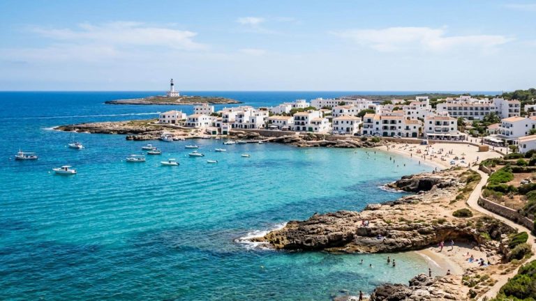 Vacaciones de verano en Menorca: 7 noches en un resort 4* con pensión completa desde 837€ p.p.