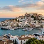 Escapada de lujo a Ibiza: hotel 5* a un paso de la playa desde 88€ p.p./noche