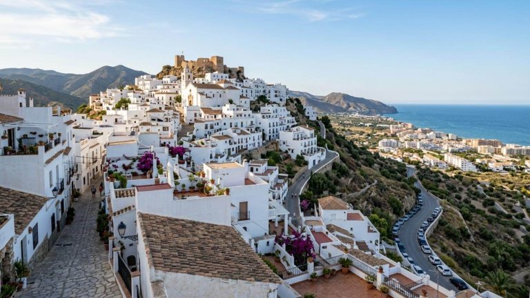 Parador rodeado de playas de agua cristalina y naturaleza salvaje desde 68€ p.p./noche
