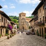 Parador que ocupa una magnífica casona de piedra del siglo XVII desde 51€ p.p./noche