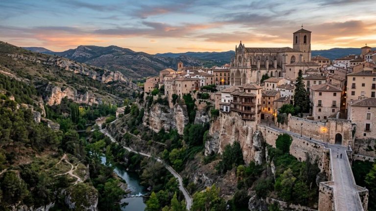 Última hora: hotel 4* en Cuenca de estilo único y contemporáneo desde 31€ p.p./noche