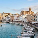 Fin de semana en Menorca: aparthotel sobre una espectacular cala desde 90€ p.p./noche