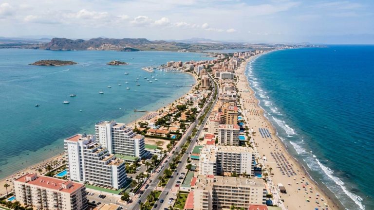 Verano en La Manga: resort 4* con todas las comidas incluidas desde 90€ p.p./noche