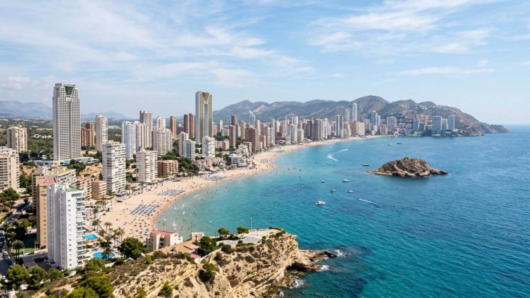 Benidorm: hotel céntrico con todas las comidas incluidas desde 88€ p.p./noche